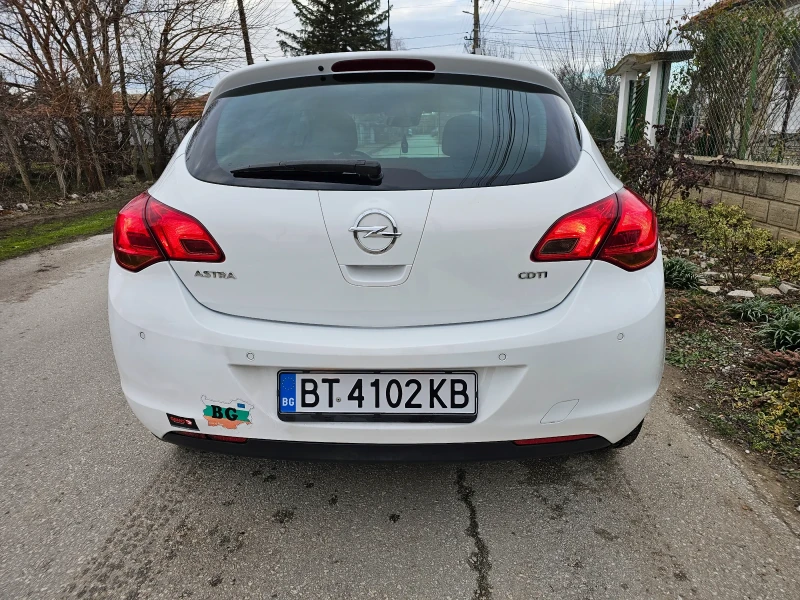 Opel Astra 1.7 CDTI, снимка 4 - Автомобили и джипове - 48643834