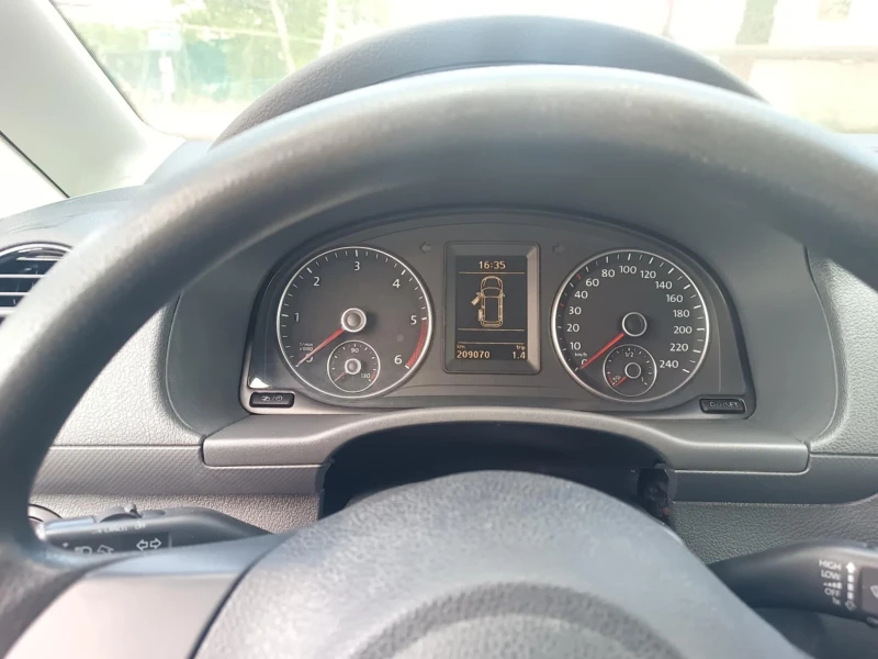 VW Caddy 2.0 TDI 4 Motion , снимка 8 - Автомобили и джипове - 52403232