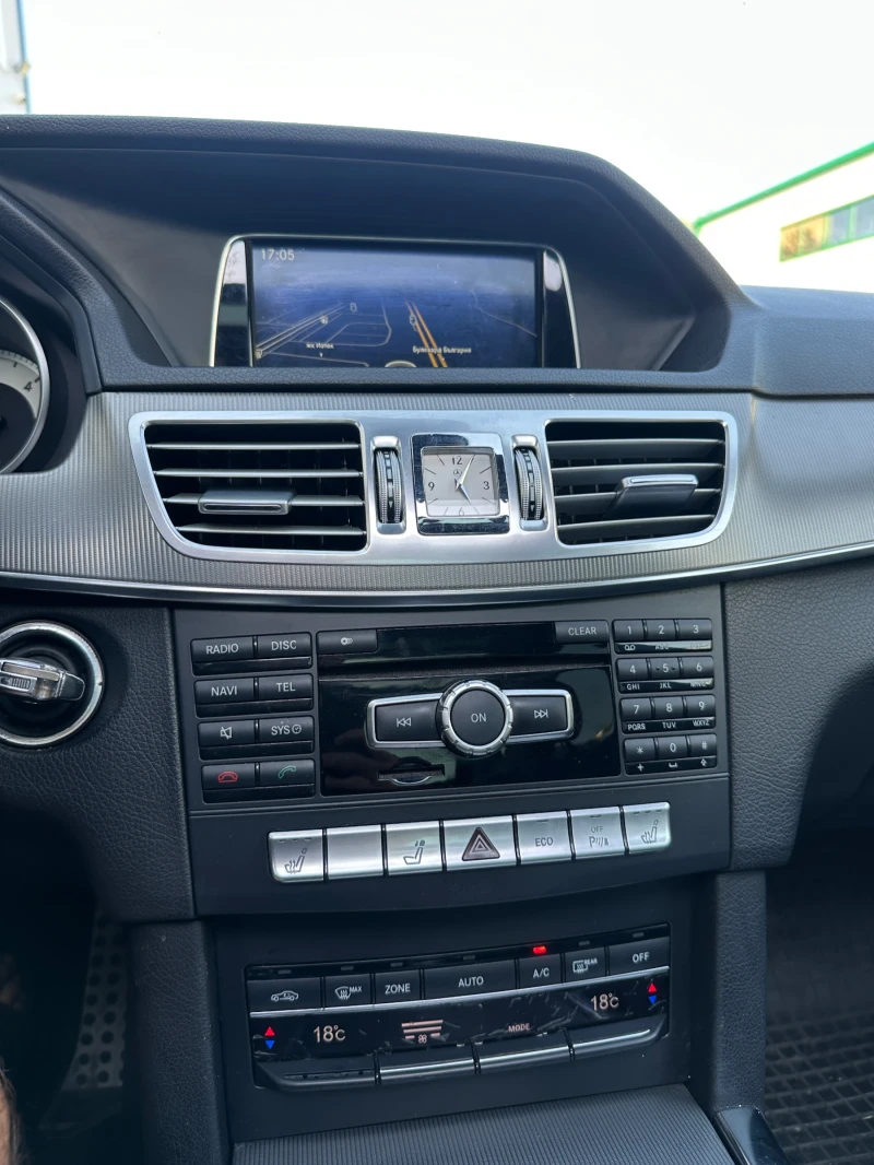 Mercedes-Benz E 350 * LED* V6* AMBIENT* ТОП ЦЕНА* НОВ ВНОС* PANO* , снимка 9 - Автомобили и джипове - 52478047