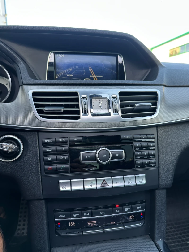 Mercedes-Benz E 350 * LED* V6* AMBIENT* ТОП ЦЕНА* НОВ ВНОС* PANO* , снимка 10 - Автомобили и джипове - 52478047