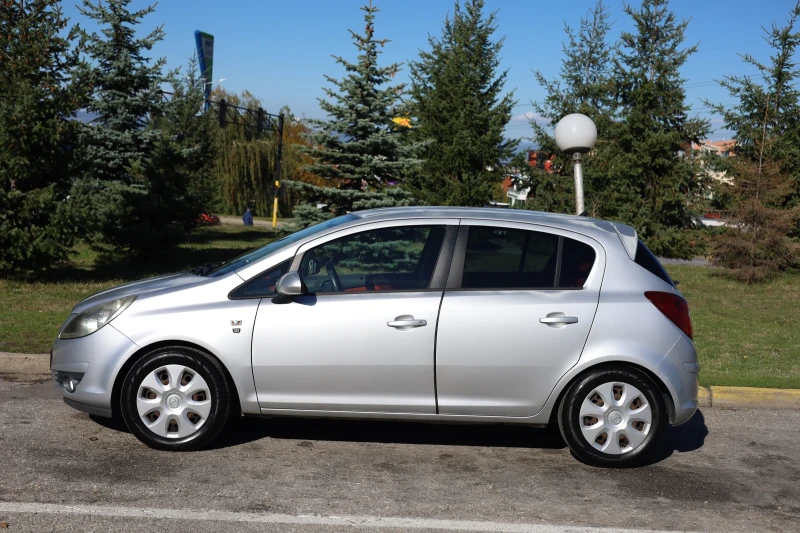 Opel Corsa 1.2i 16V ECOTEC, снимка 8 - Автомобили и джипове - 52265695