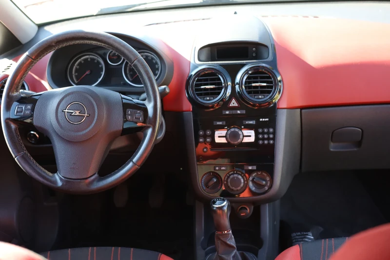 Opel Corsa 1.2i 16V ECOTEC, снимка 9 - Автомобили и джипове - 52265695