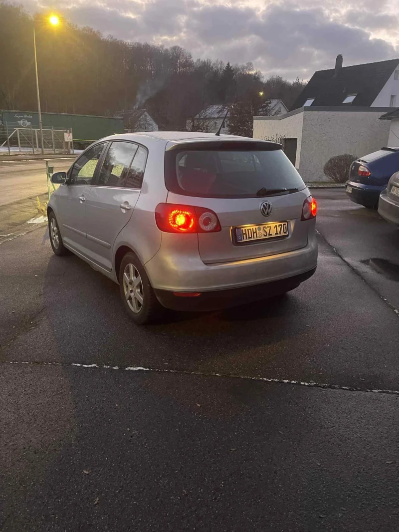VW Golf Plus 1.6 FSI, снимка 6 - Автомобили и джипове - 52957791