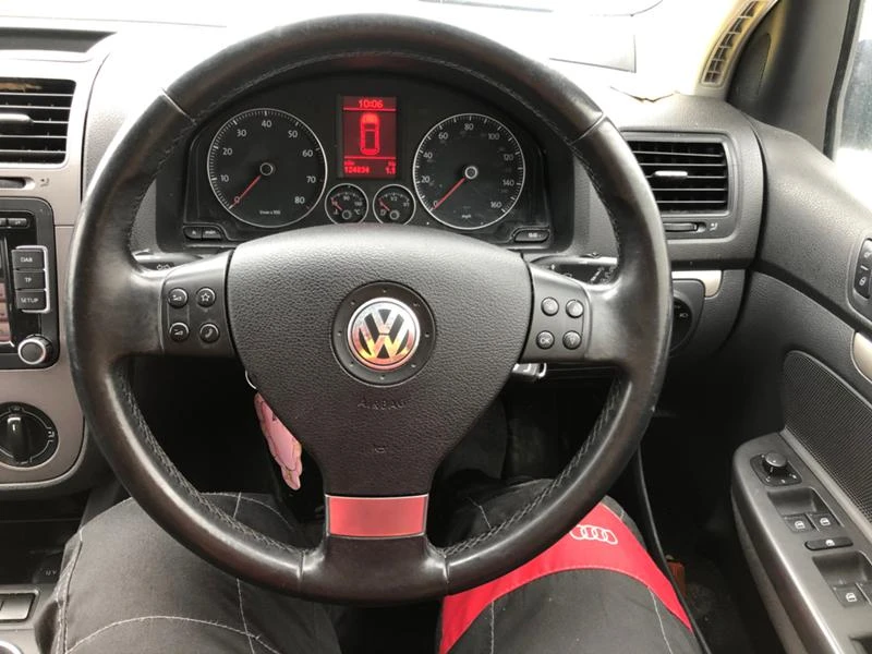 VW Golf 1.6 FSI, снимка 7 - Автомобили и джипове - 40418258