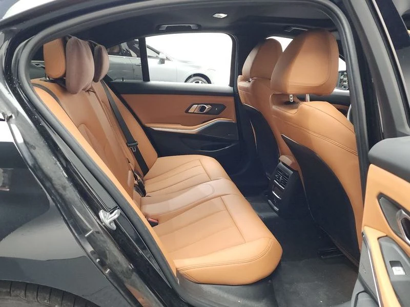 BMW 320 320D M Sports, снимка 12 - Автомобили и джипове - 55963452