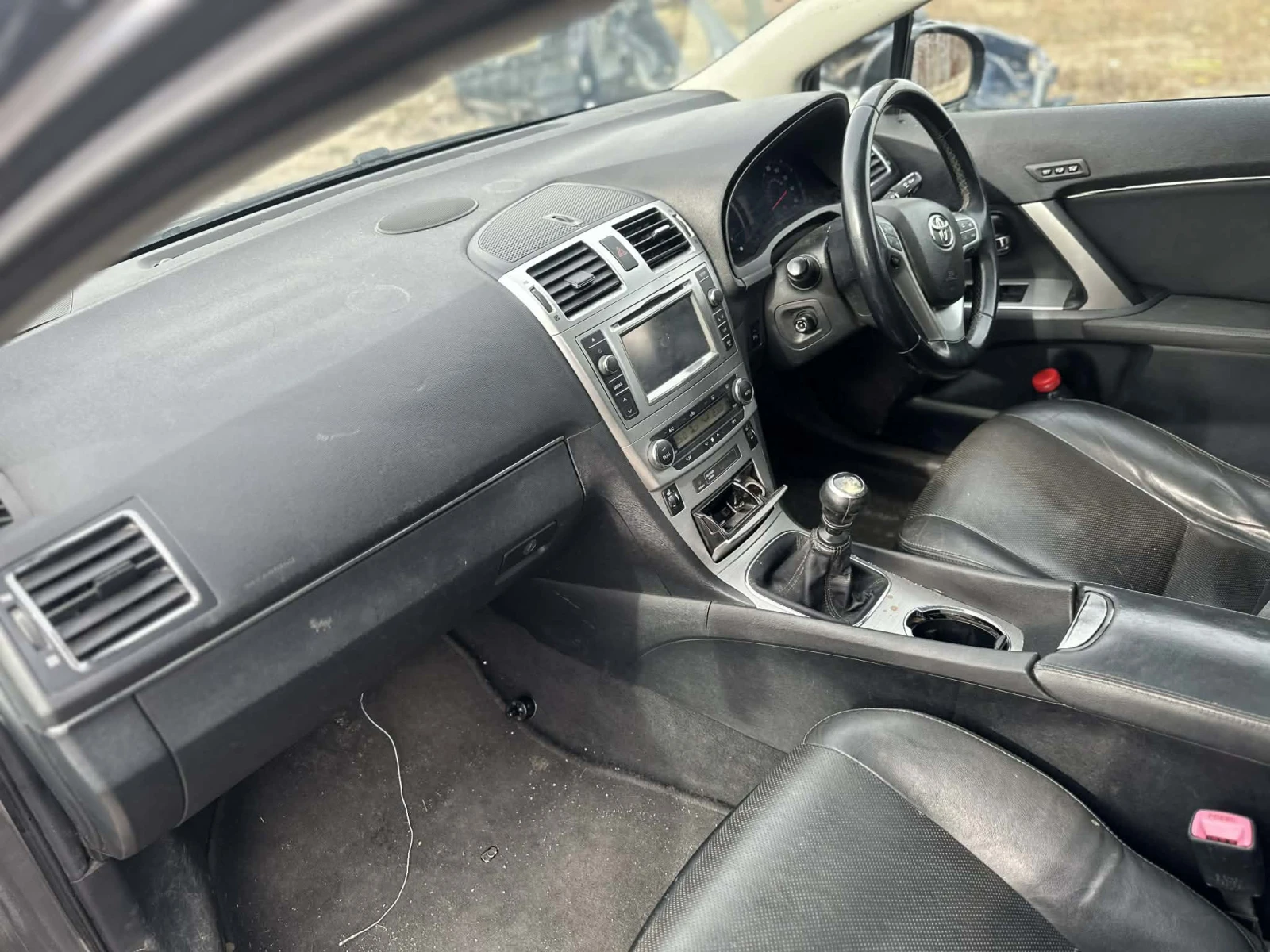 Toyota Avensis 2. 0 D-4D (124 к. с) - изображение 10