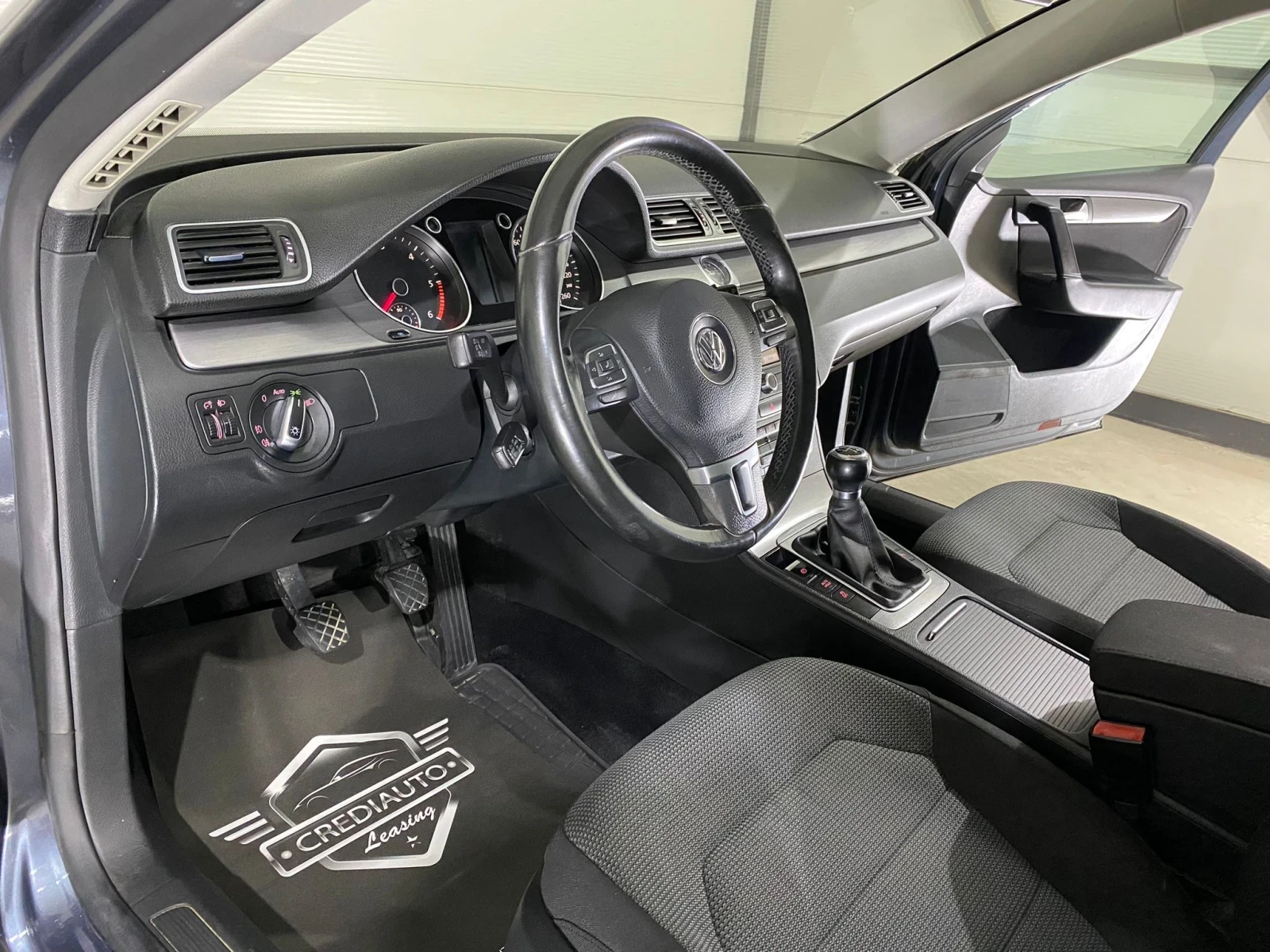 VW Passat 2.0TDI * Panorama* NAVi*  - изображение 8