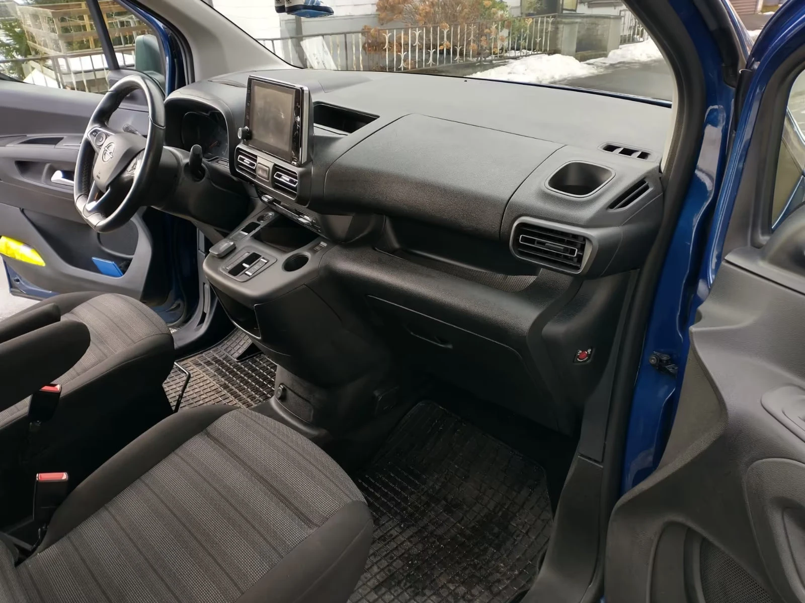 Opel Combo LIFE-E/136HP/CAM/NAVI/ACC/CARPLAY/153g - изображение 6