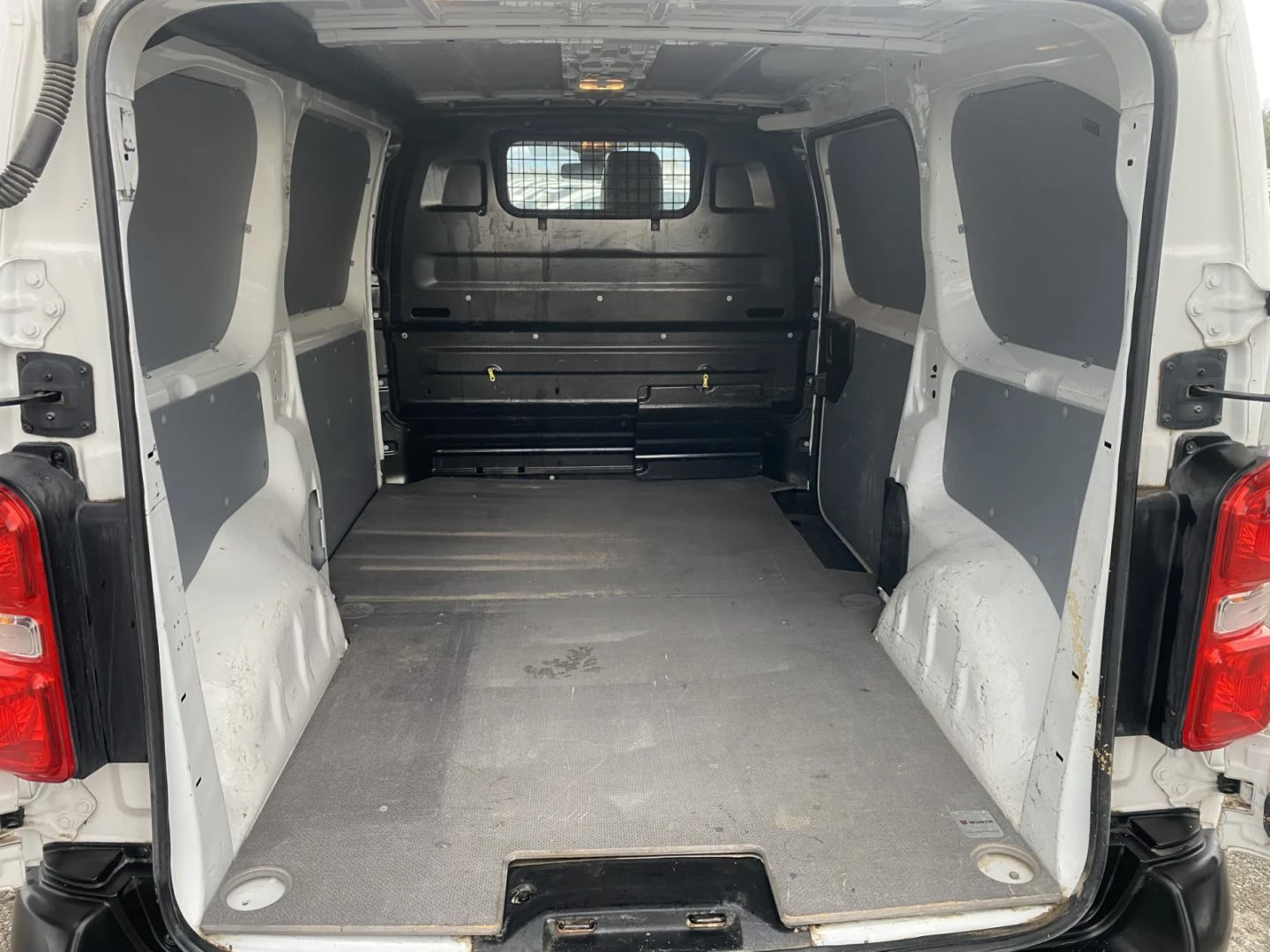 Toyota Proace City 2.0d 122k.. ITALY  | Mobile.bg   12