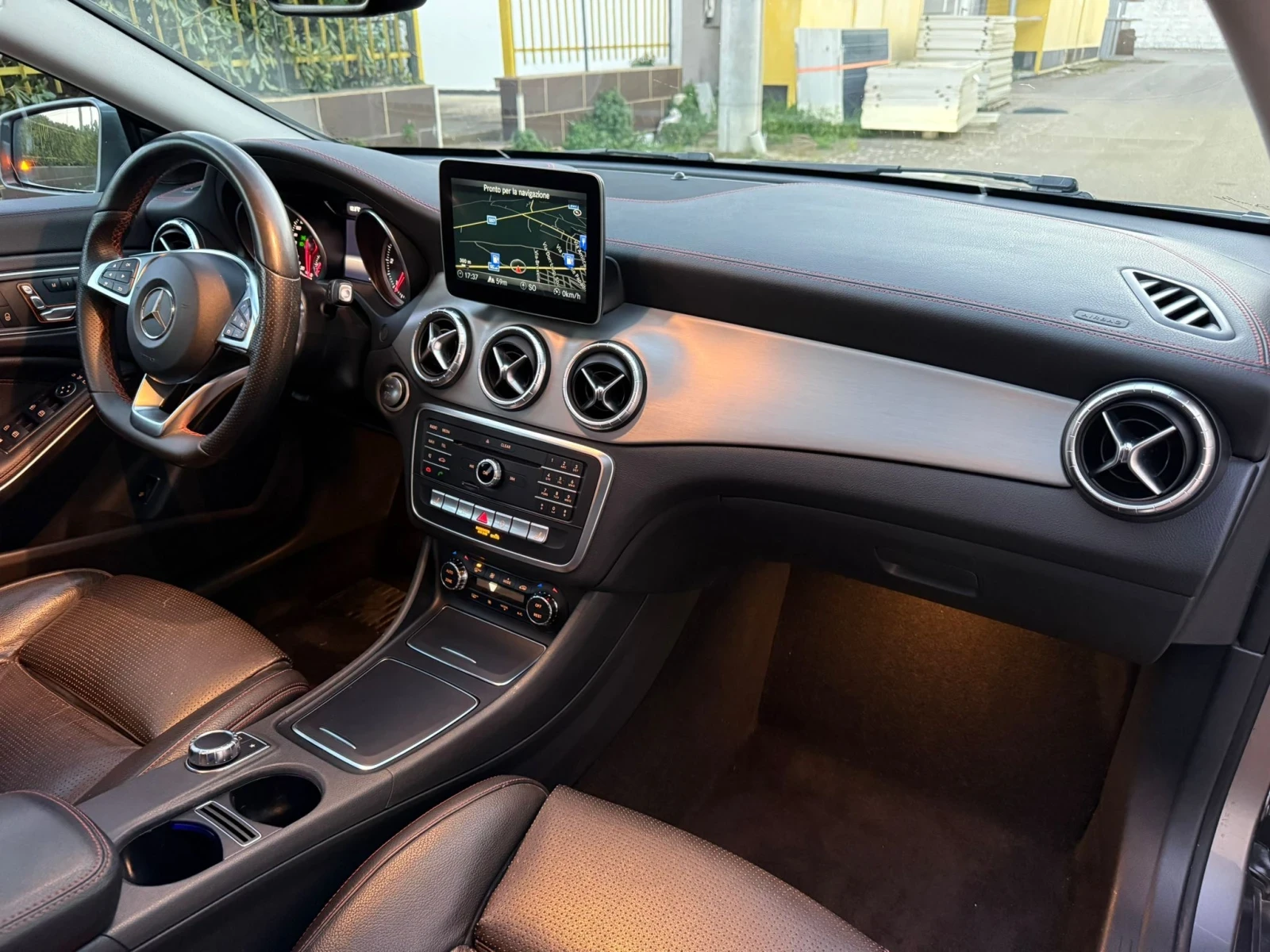 Mercedes-Benz CLA 200 SW Automatic Premium, снимка 6 - Автомобили и джипове - 53816732