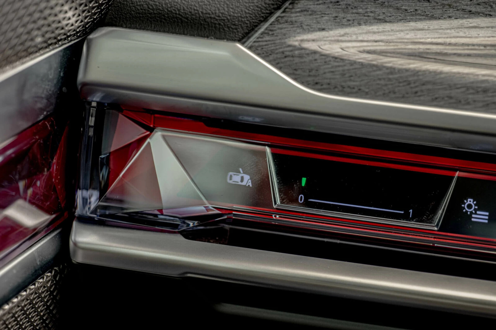 BMW 750 E/xDrive/SKY Lounge/INDIVIDUAL/Bowers & Wilkins/Au, снимка 13 - Автомобили и джипове - 53837371