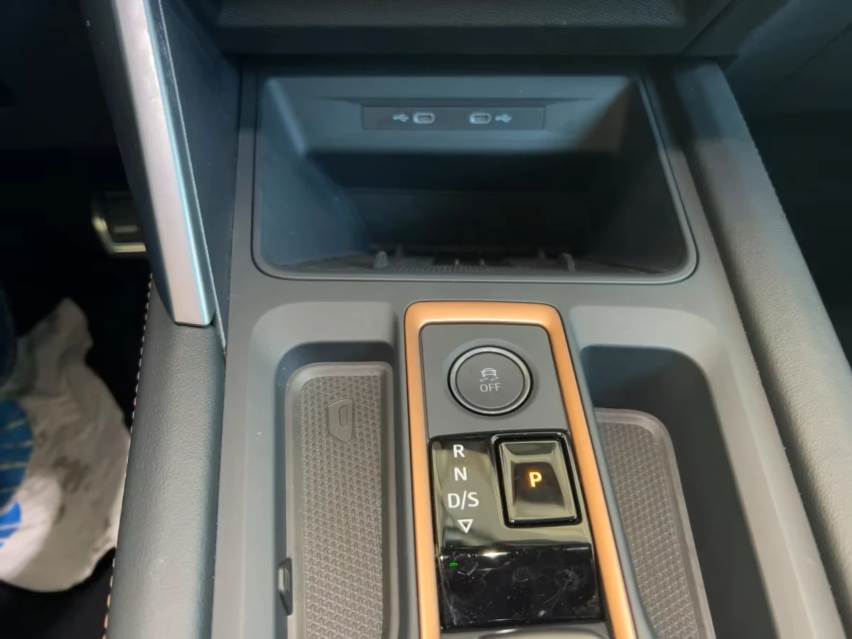 Cupra Formentor VZ* PANO* MEMORY* 360CAM* DISTR* , снимка 11 - Автомобили и джипове - 54455046