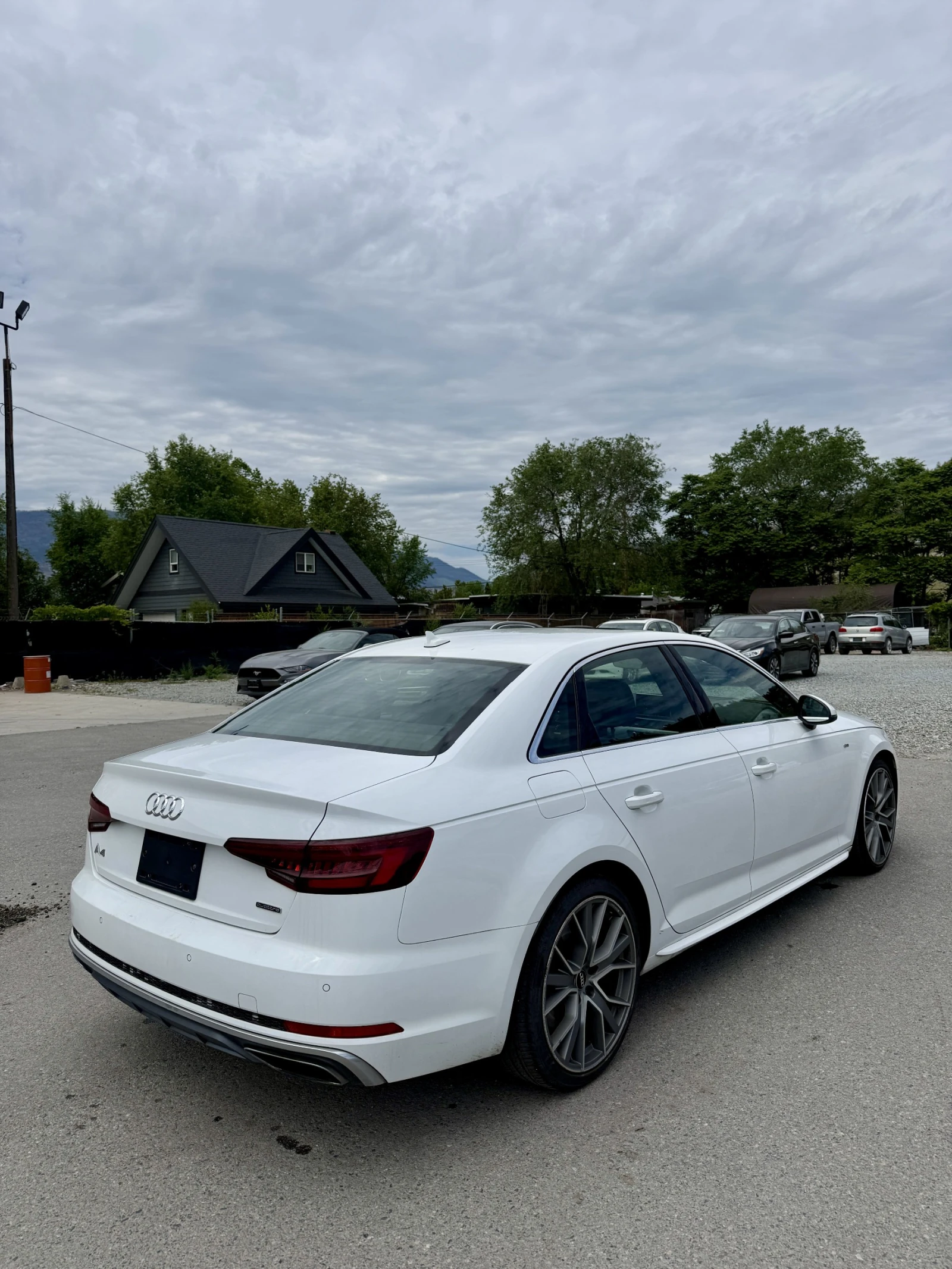 Audi A4 PROGRESSIV, снимка 9 - Автомобили и джипове - 54721475