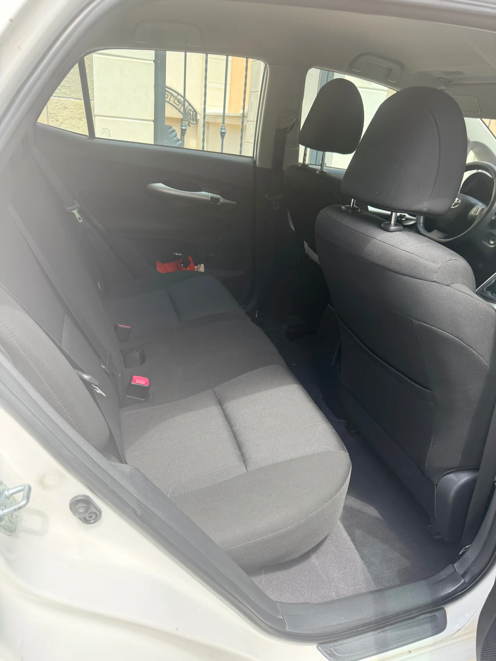 Toyota Auris, снимка 8 - Автомобили и джипове - 54888571