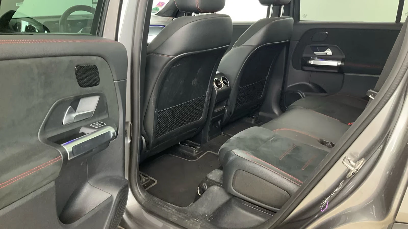 Mercedes-Benz EQB 300/228HP/4MATIC/AMG/360/PANO/NIGHT/KLESS/ACC/490z, снимка 13 - Автомобили и джипове - 54931838