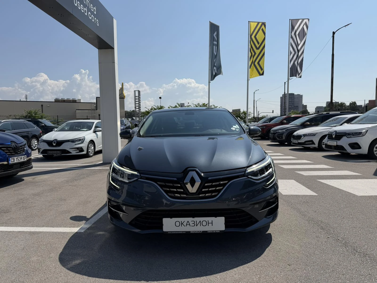 Renault Megane 1.3TCe Sedan 140k.c., снимка 3 - Автомобили и джипове - 55362892
