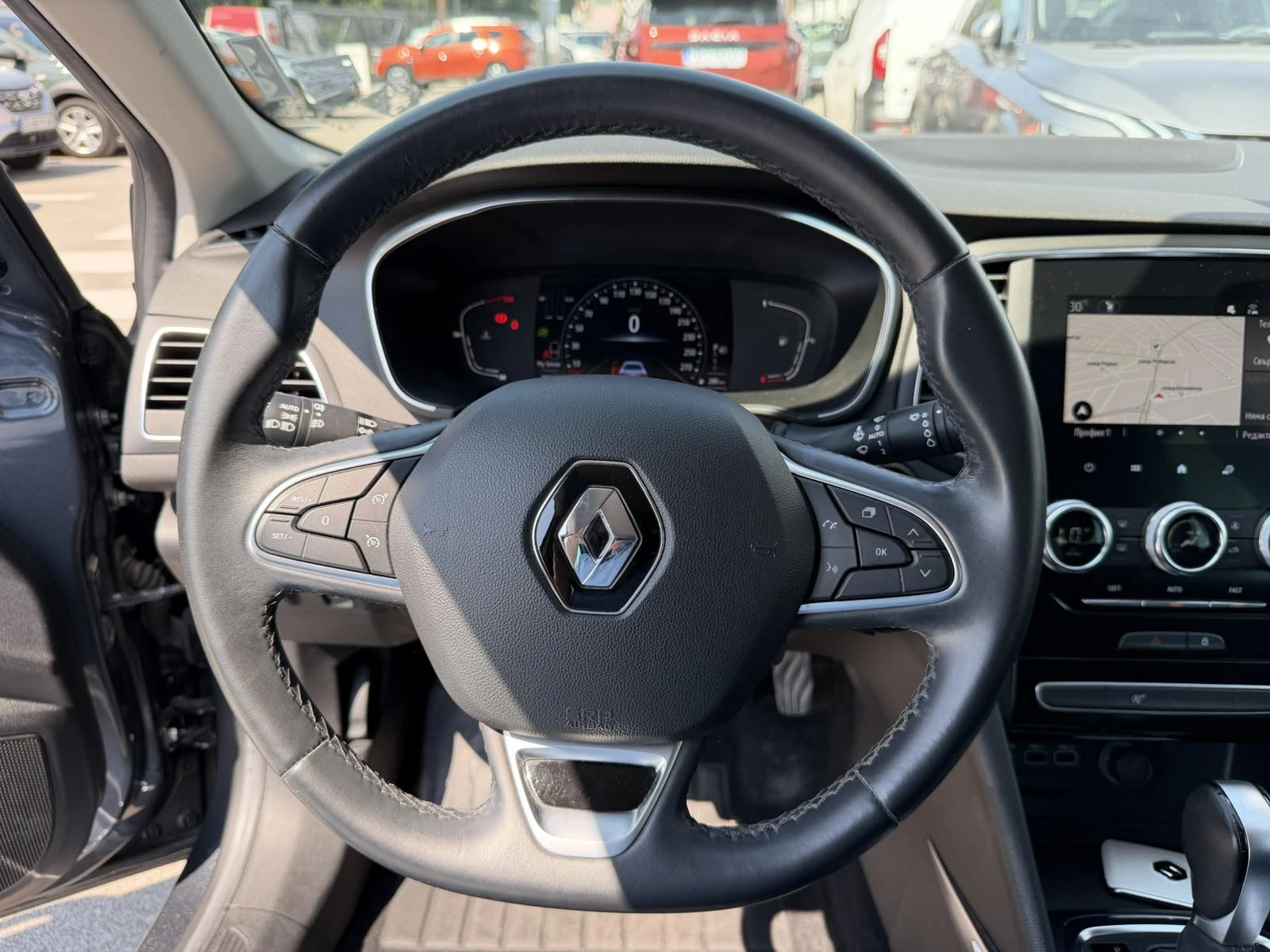 Renault Megane 1.3TCe Sedan 140k.c., снимка 13 - Автомобили и джипове - 55362892