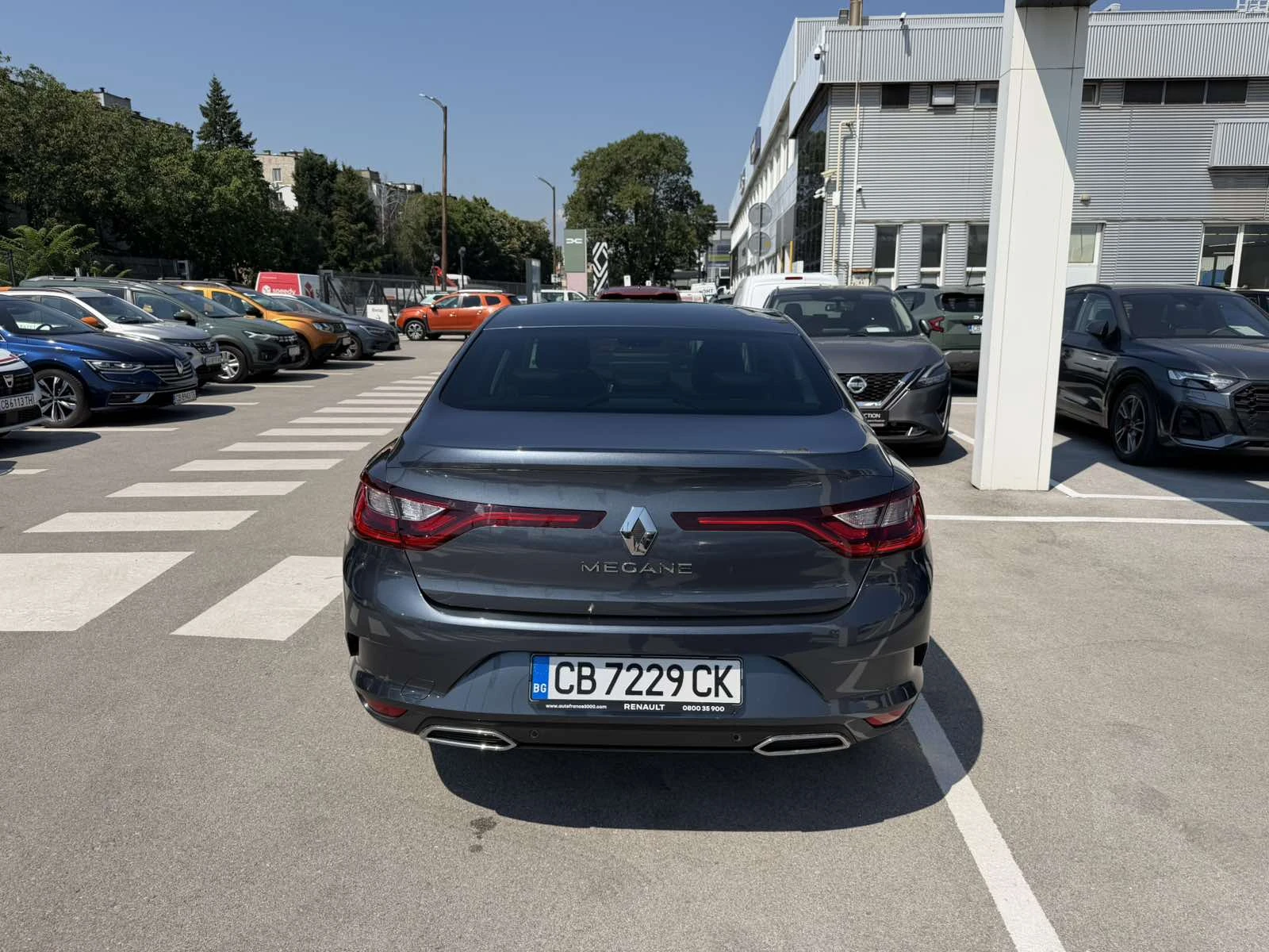 Renault Megane 1.3TCe Sedan 140k.c., снимка 6 - Автомобили и джипове - 55362892