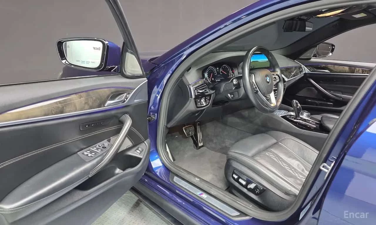 BMW 530 * 530d M Sport Package * CARFAX * ЦЕНА ДО БГ, снимка 10 - Автомобили и джипове - 55509285