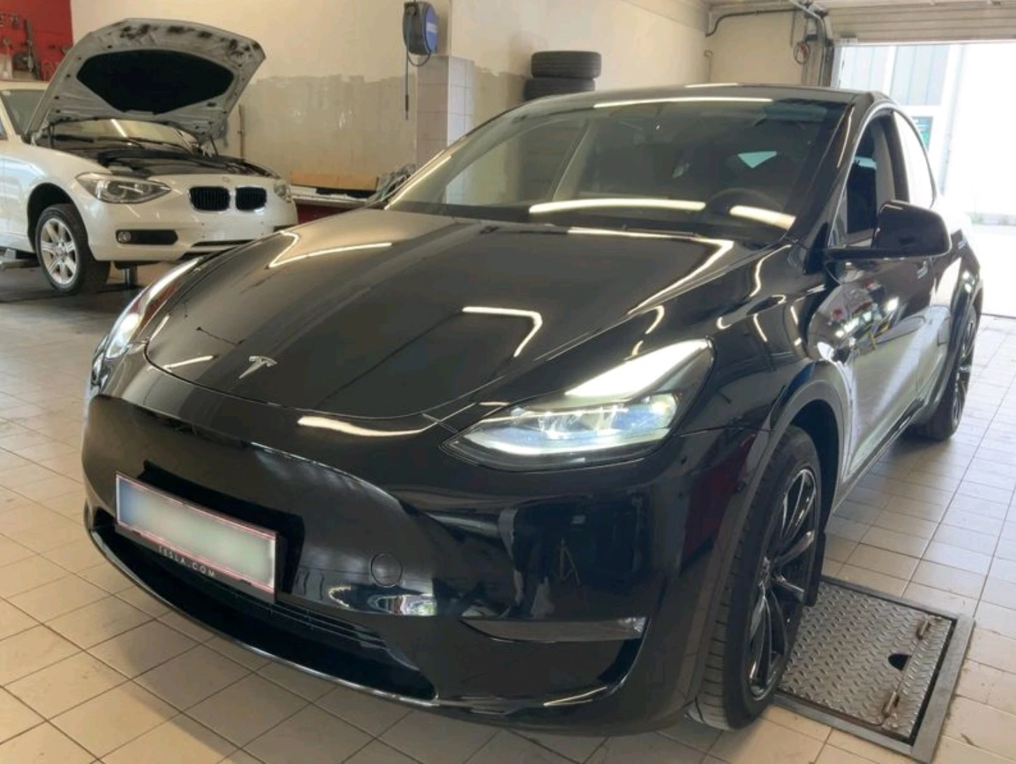 Tesla Model Y Long Range Dual Motor Еnhanced Autopilot