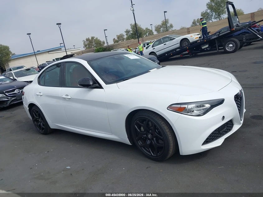 Alfa Romeo Giulia 2.0l Rwd, снимка 13 - Автомобили и джипове - 55591331