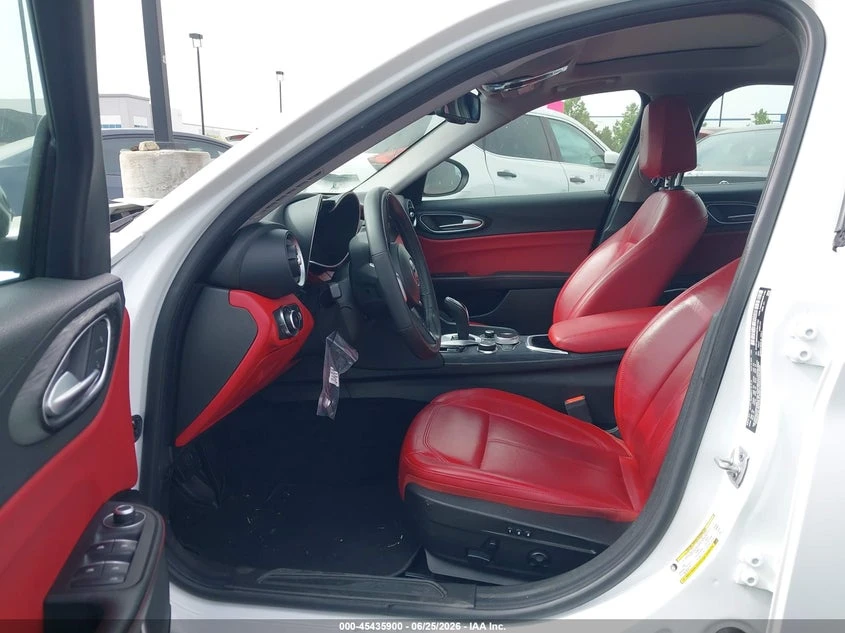 Alfa Romeo Giulia 2.0l Rwd, снимка 5 - Автомобили и джипове - 55591331