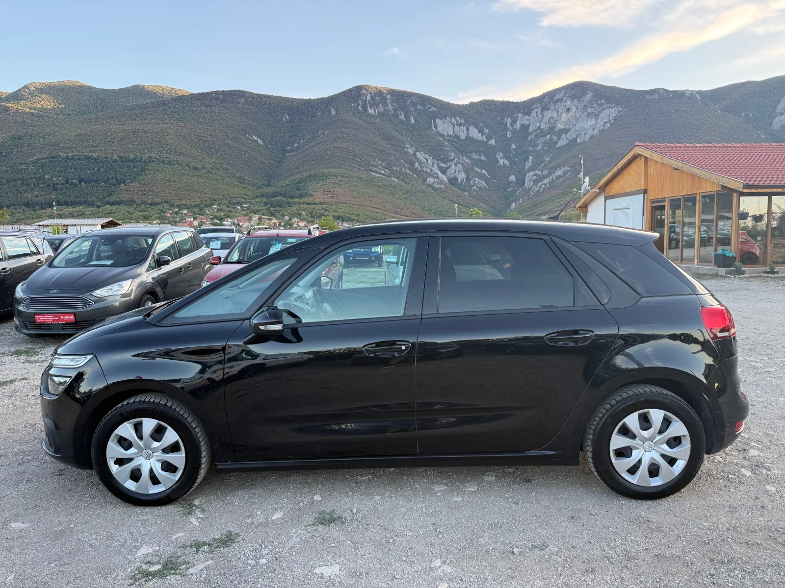 Citroen C4 Picasso 1.2 I 110 к.с. ЕВРО 6, снимка 8 - Автомобили и джипове - 55954585