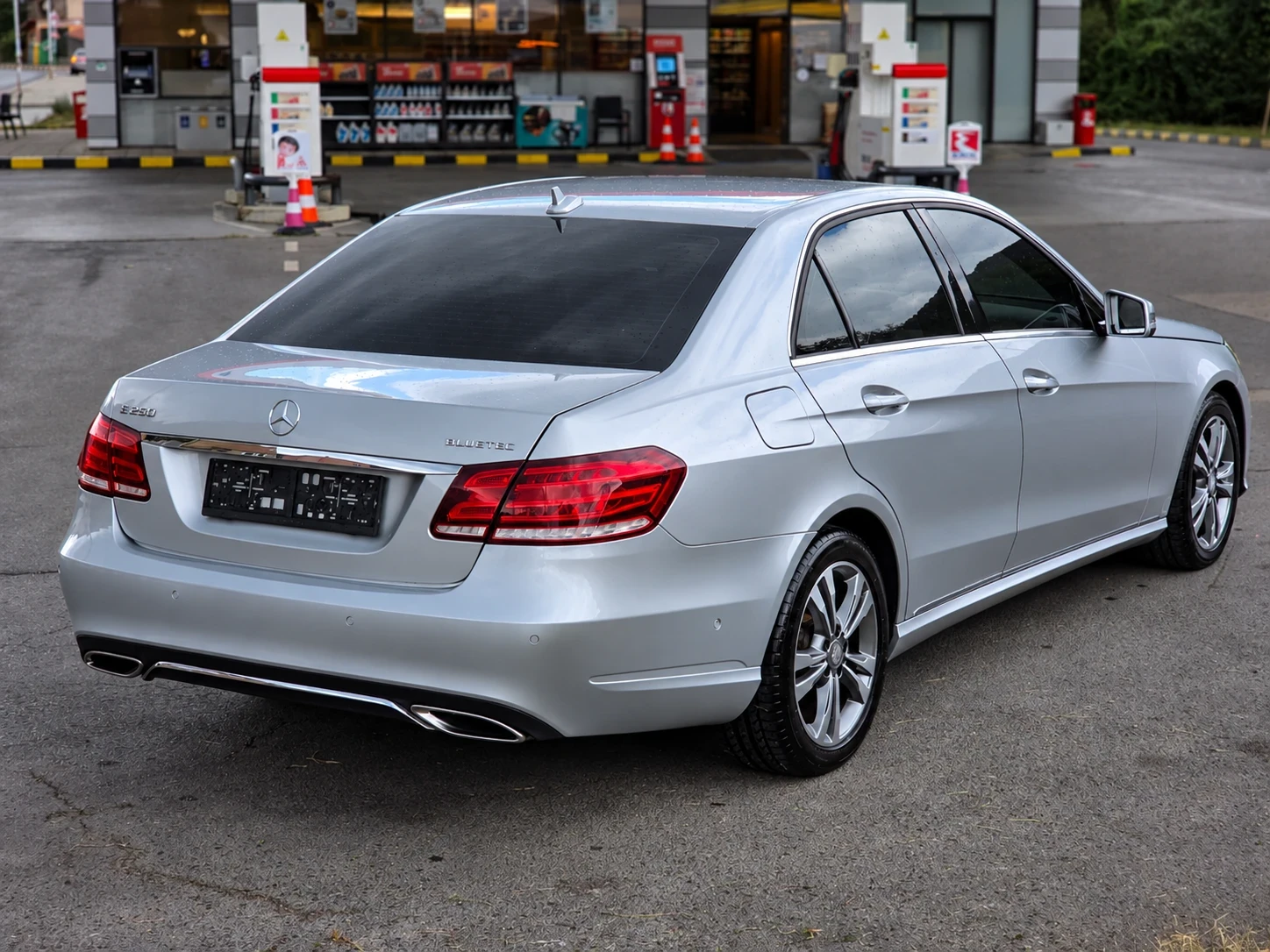 Mercedes-Benz E 220 9G-Tronic Facelift , снимка 5 - Автомобили и джипове - 56202966