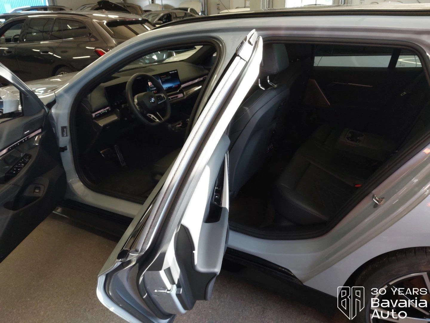 BMW 520 d xDrive Touring Steptronic, снимка 5 - Автомобили и джипове - 56395618
