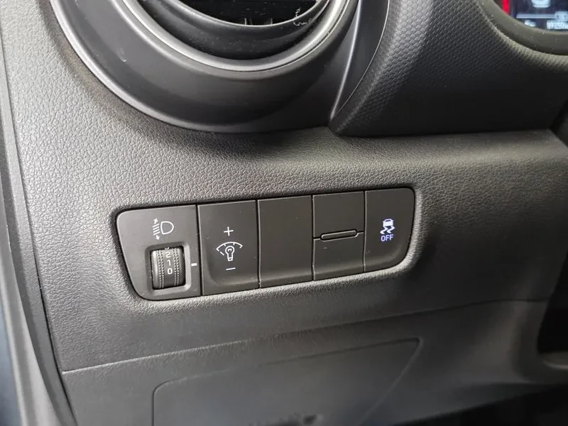 Hyundai Kona 1.6, снимка 17 - Автомобили и джипове - 54639994