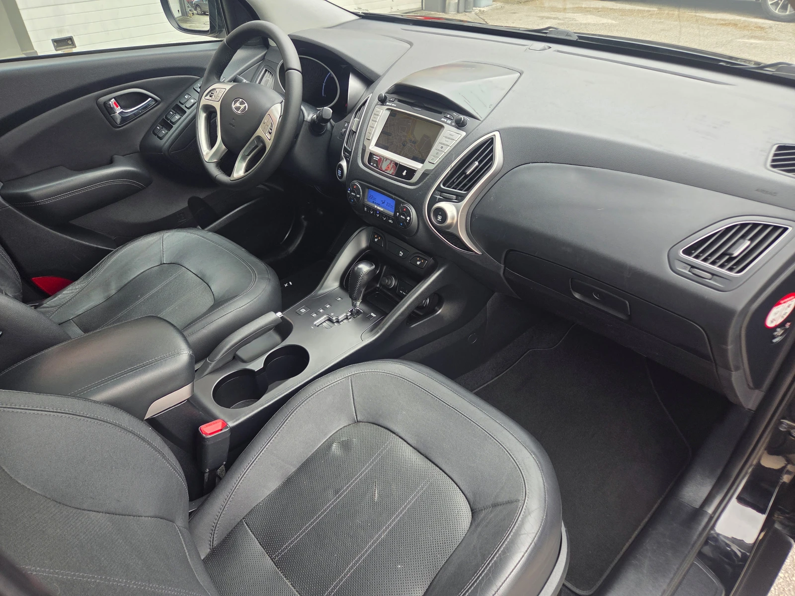 Hyundai IX35 2.0 CRDi(184Hp)Premium/AT/4x4/Navi/������/Keyless | Mobile.bg � ����������� 14