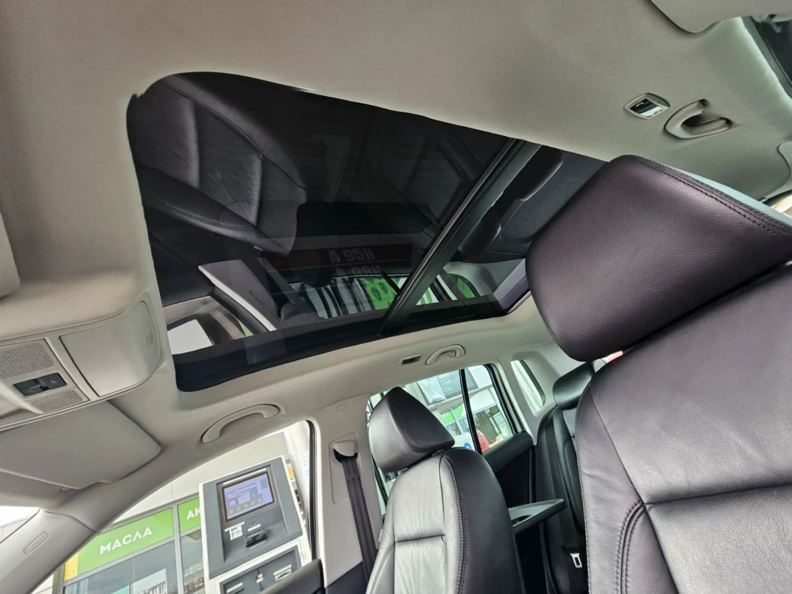 VW Tiguan 2.0 TDI/ 4-MOTION/ ПАНОРАМА/ АВТОМАТИК/ КОЖА, снимка 15 - Автомобили и джипове - 53637319