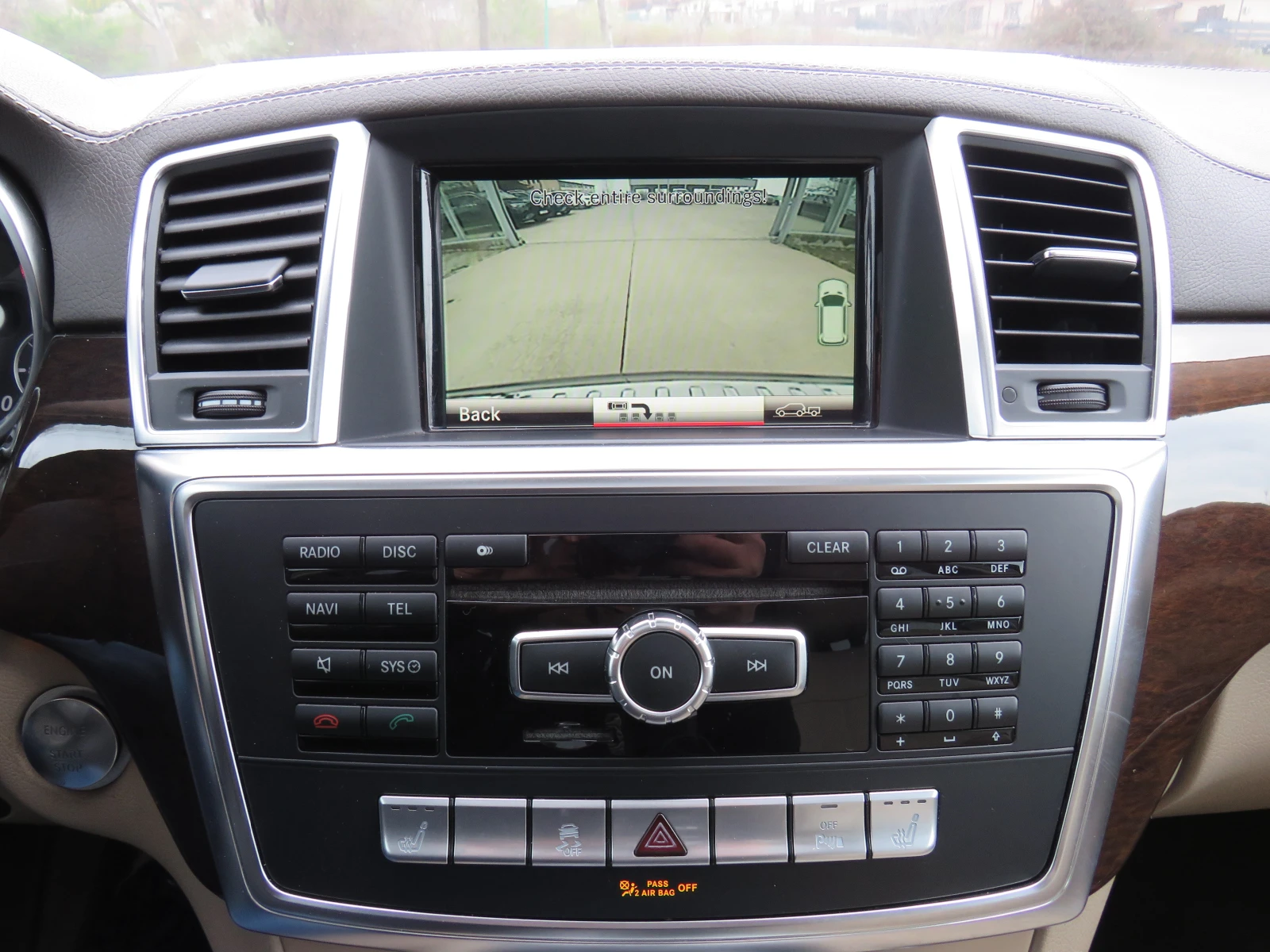 Mercedes-Benz GL 550 * V8 BI-TURBO AMG PACK 7-МЕСТЕН* , снимка 17 - Автомобили и джипове - 54134504