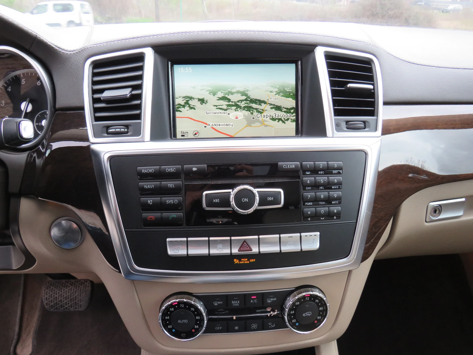 Mercedes-Benz GL 550 * V8 BI-TURBO AMG PACK 7-МЕСТЕН* , снимка 16 - Автомобили и джипове - 54134504