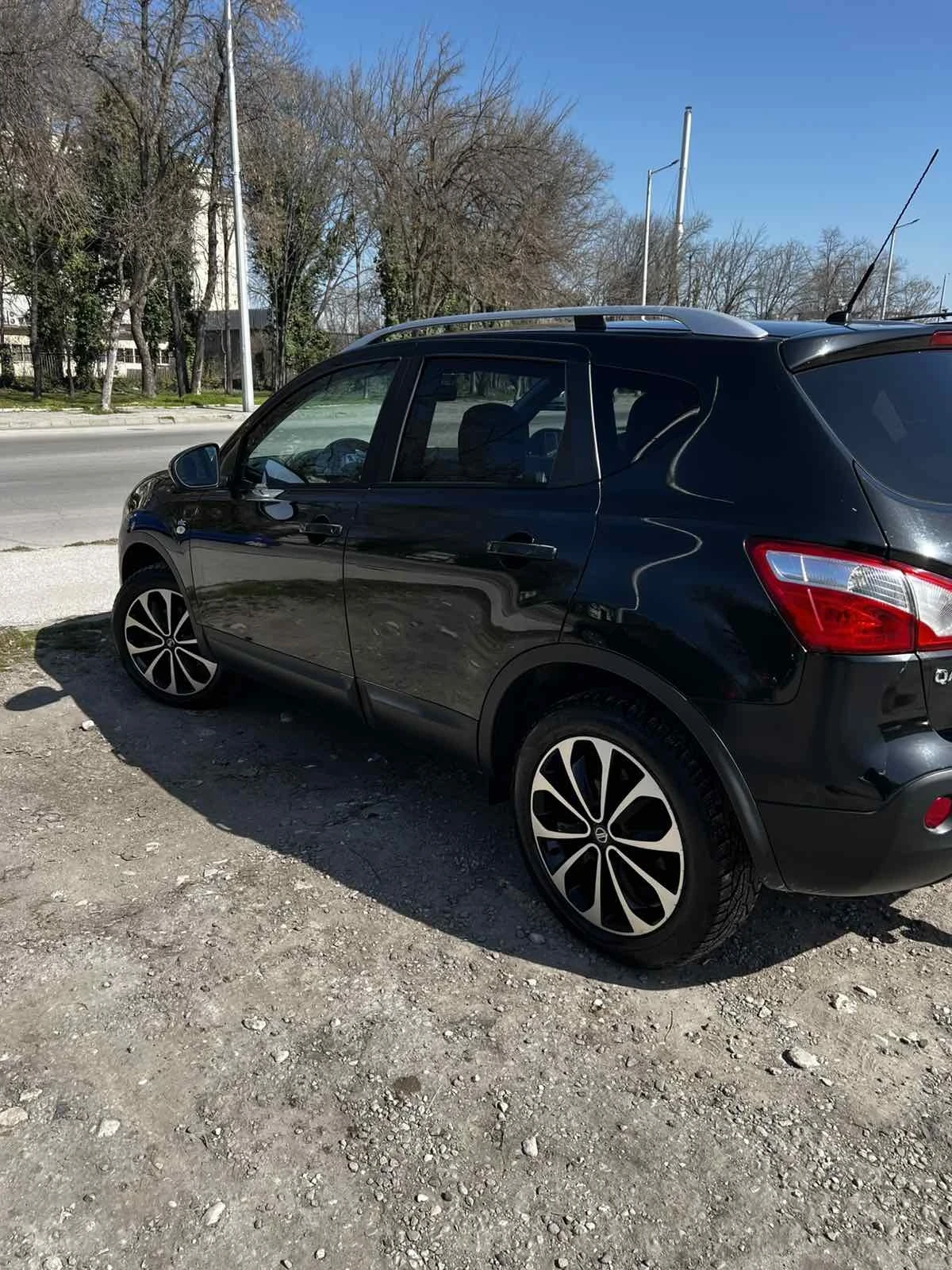 Nissan Qashqai, снимка 3 - Автомобили и джипове - 54724132