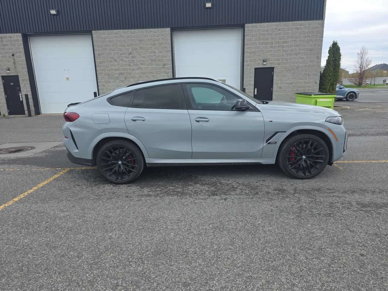 BMW X6 * M60i xDrive * ДИСТРОНИК * 360 * ОБДУХВАНЕ, снимка 12 - Автомобили и джипове - 54418097