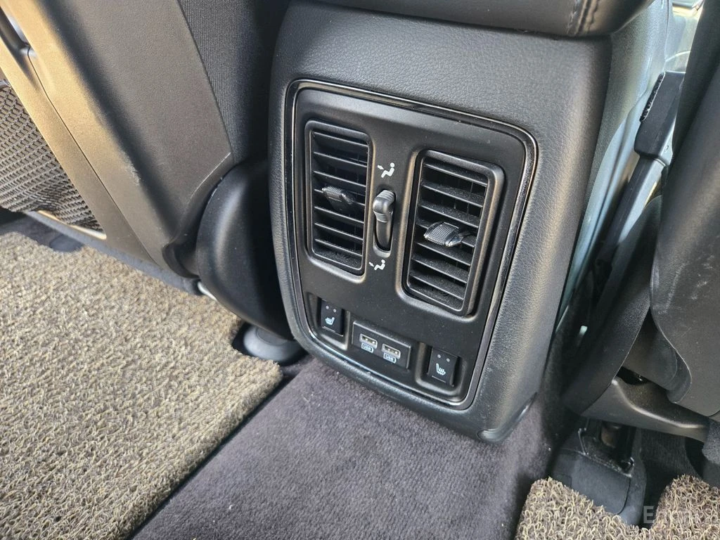 Jeep Grand cherokee 3.6* V6* 8ZF* ПОДГРЕВ* ОБДУХВАНЕ* КАМЕРА* ПАНОРАМА, снимка 16 - Автомобили и джипове - 55132555