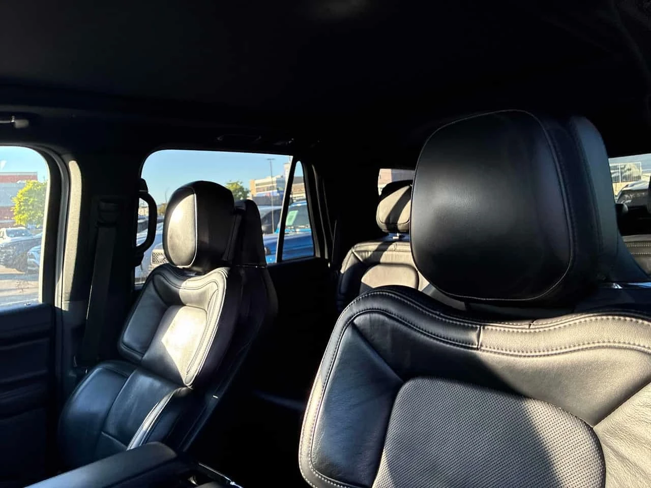 Lincoln Navigator * Reserve * CARFAX * ОПЦИЯ ЗА ФИНАНСИРАНЕ * , снимка 11 - Автомобили и джипове - 56213879