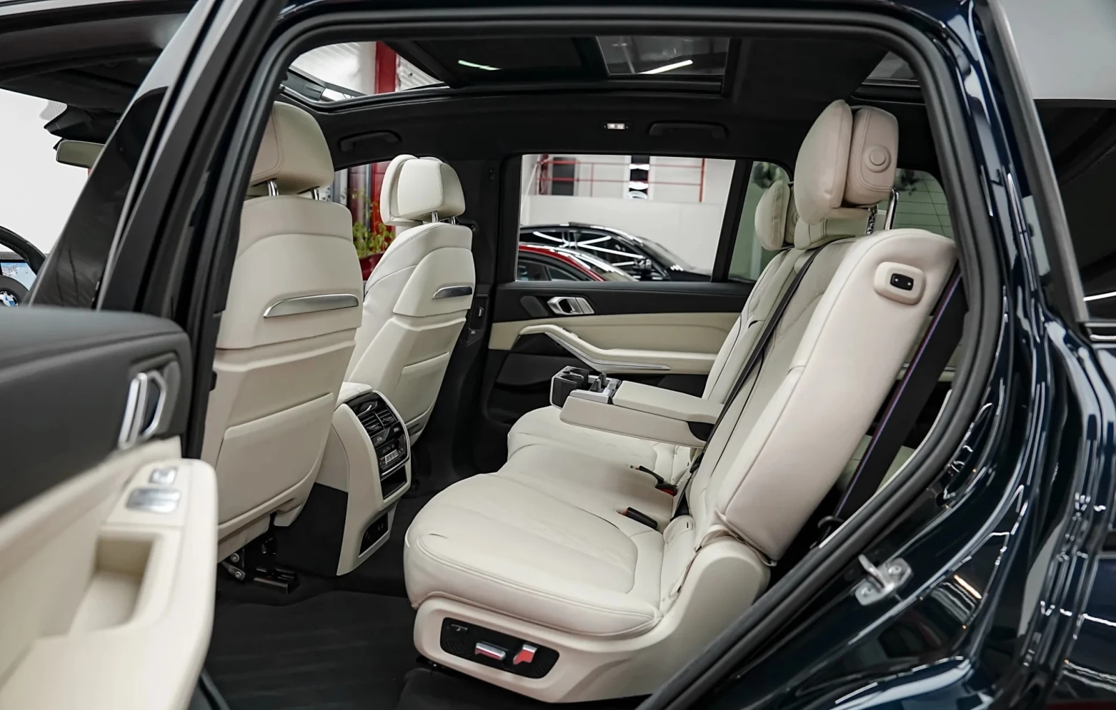 BMW X7 M60i xDrive 4.4 V8 Maxton Design Package, снимка 6 - Автомобили и джипове - 56279491