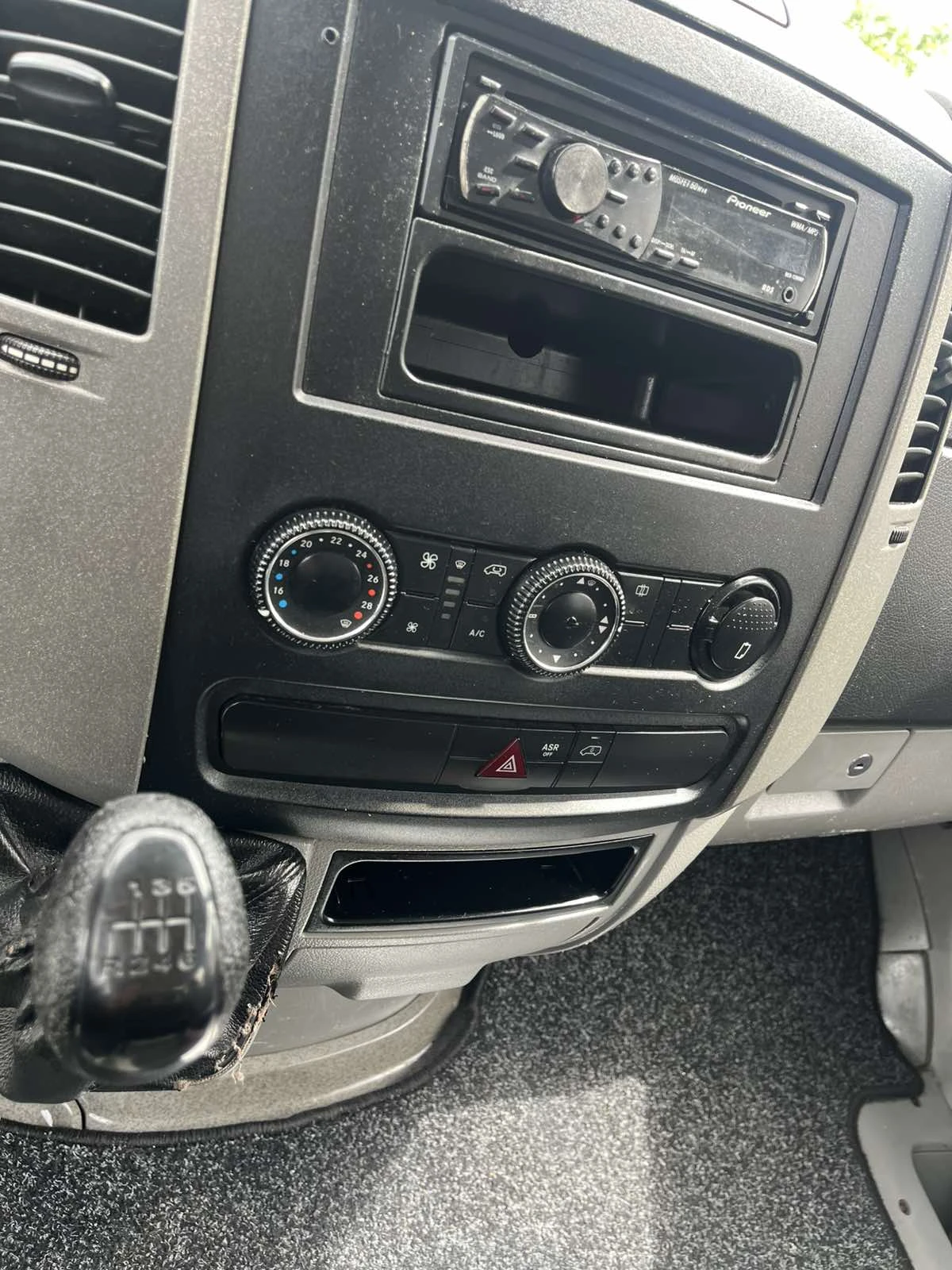 Mercedes-Benz Sprinter ТРИСТРАНЕН САМОСВАЛ - изображение 10