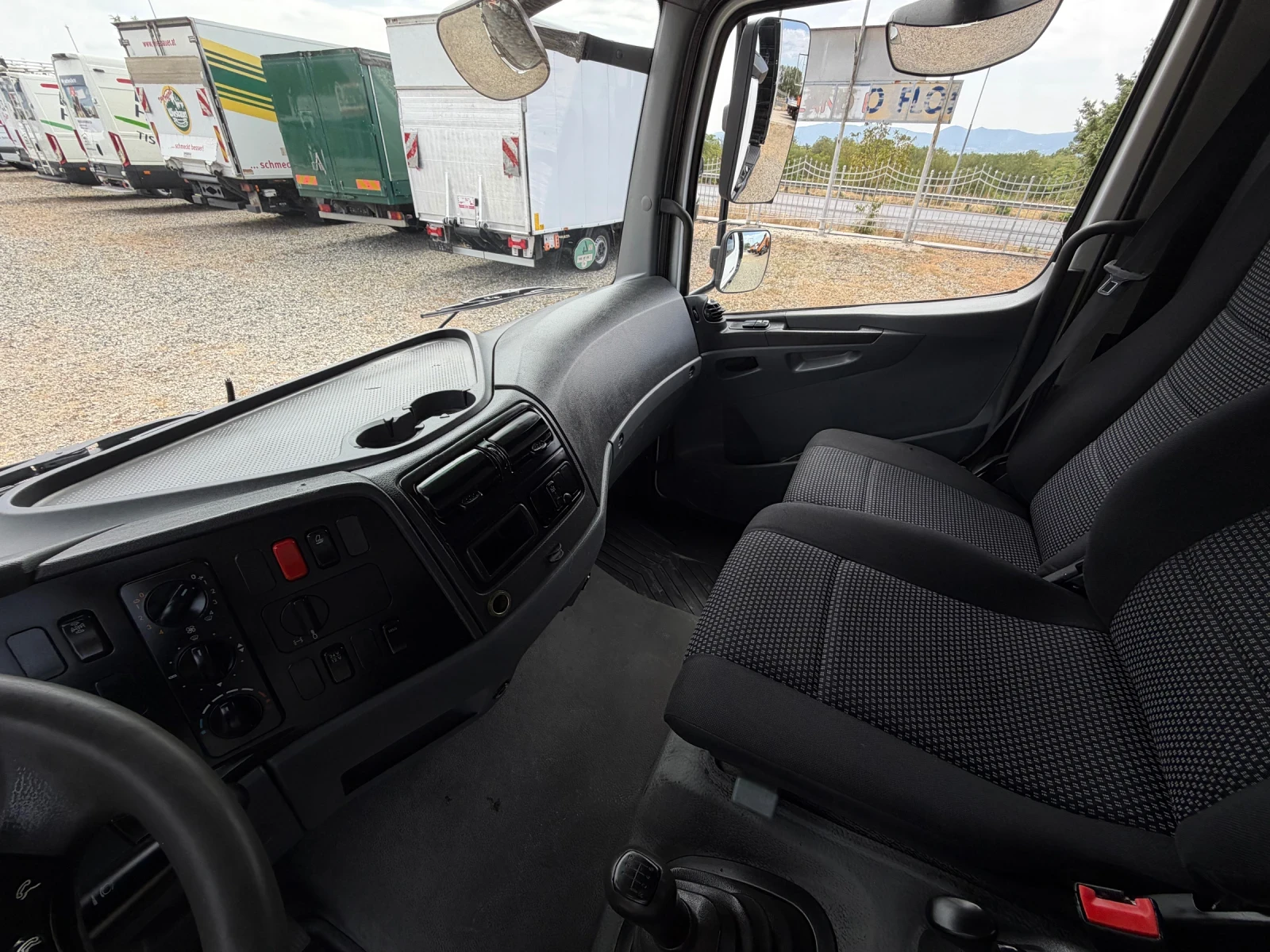 Mercedes-Benz Atego 818* Тристранен самосвал* 4м* Топ състояние, снимка 12 - Камиони - 55877097
