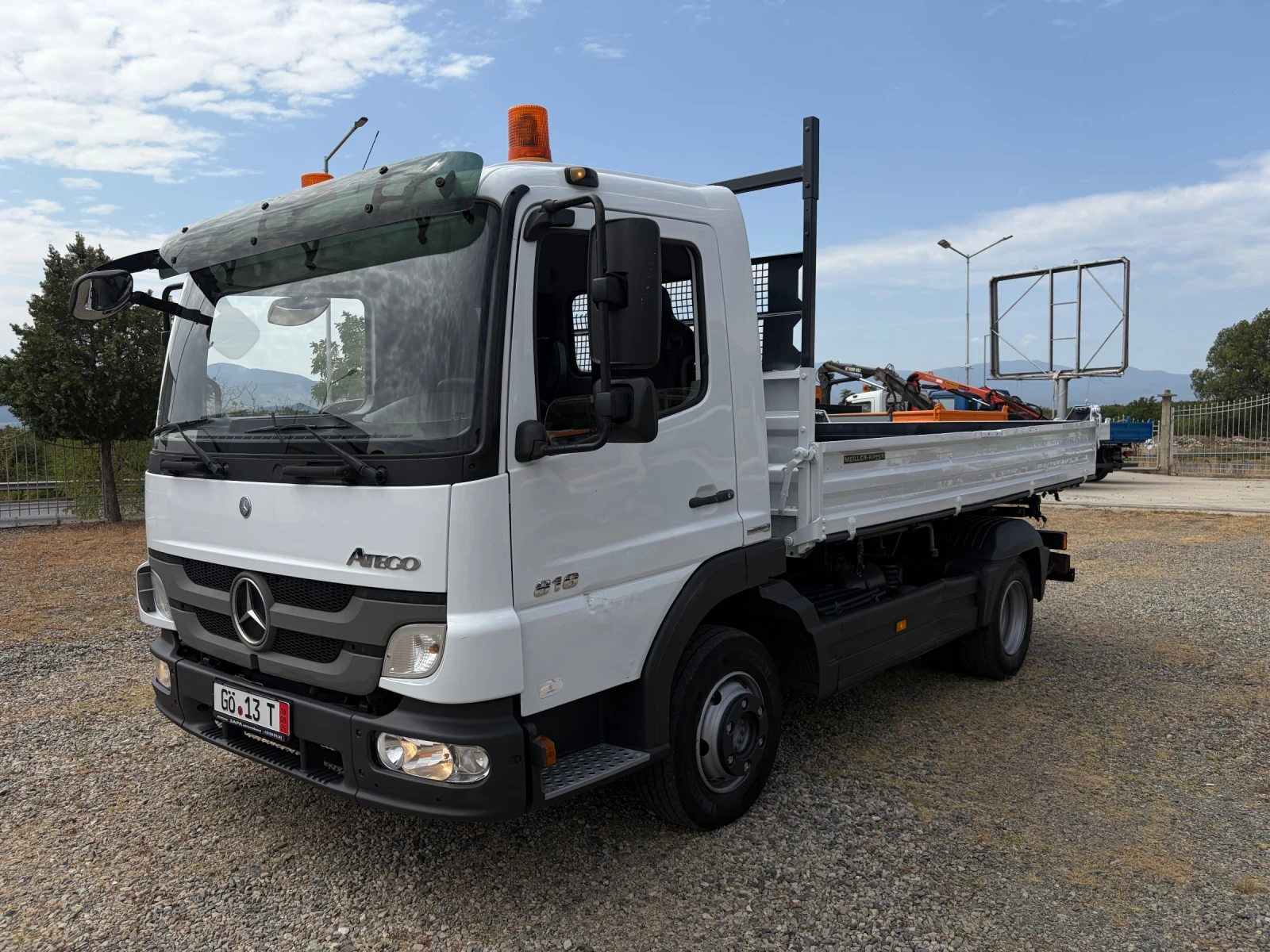 Mercedes-Benz Atego 818* Тристранен самосвал* 4м* Топ състояние, снимка 17 - Камиони - 55877097