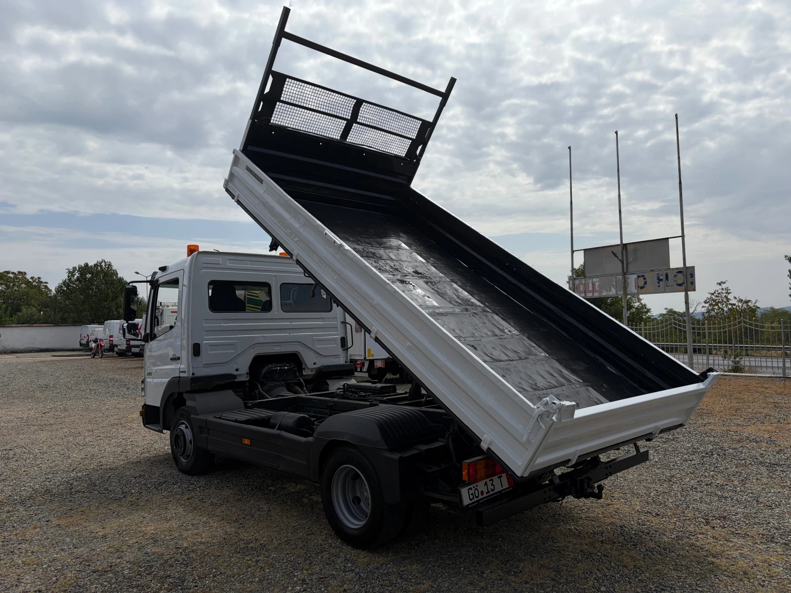 Mercedes-Benz Atego 818* Тристранен самосвал* 4м* Топ състояние, снимка 5 - Камиони - 55877097