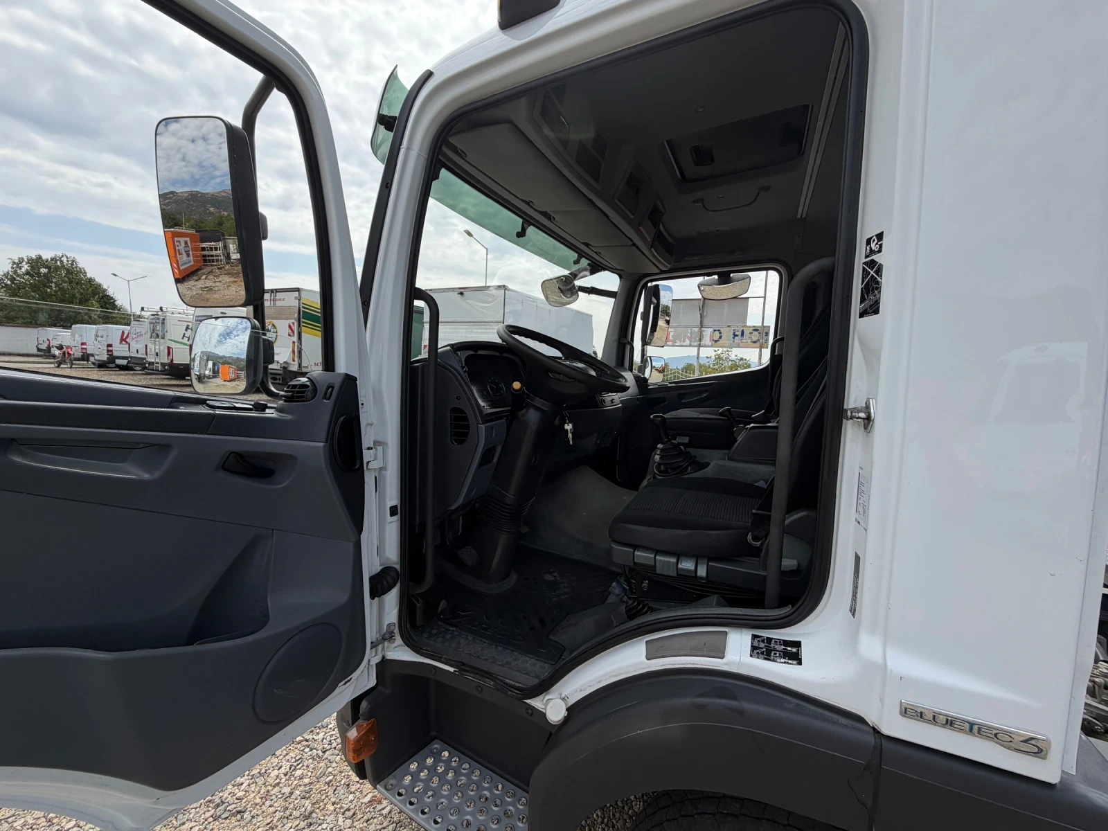 Mercedes-Benz Atego 818* Тристранен самосвал* 4м* Топ състояние, снимка 10 - Камиони - 55877097