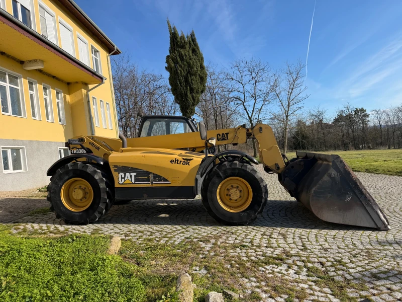 Телескопичен товарач Caterpillar TH 330 B С КОФА И ВИЛИЦИ ЛИЗИНГ, снимка 8 - Селскостопанска техника - 53258611