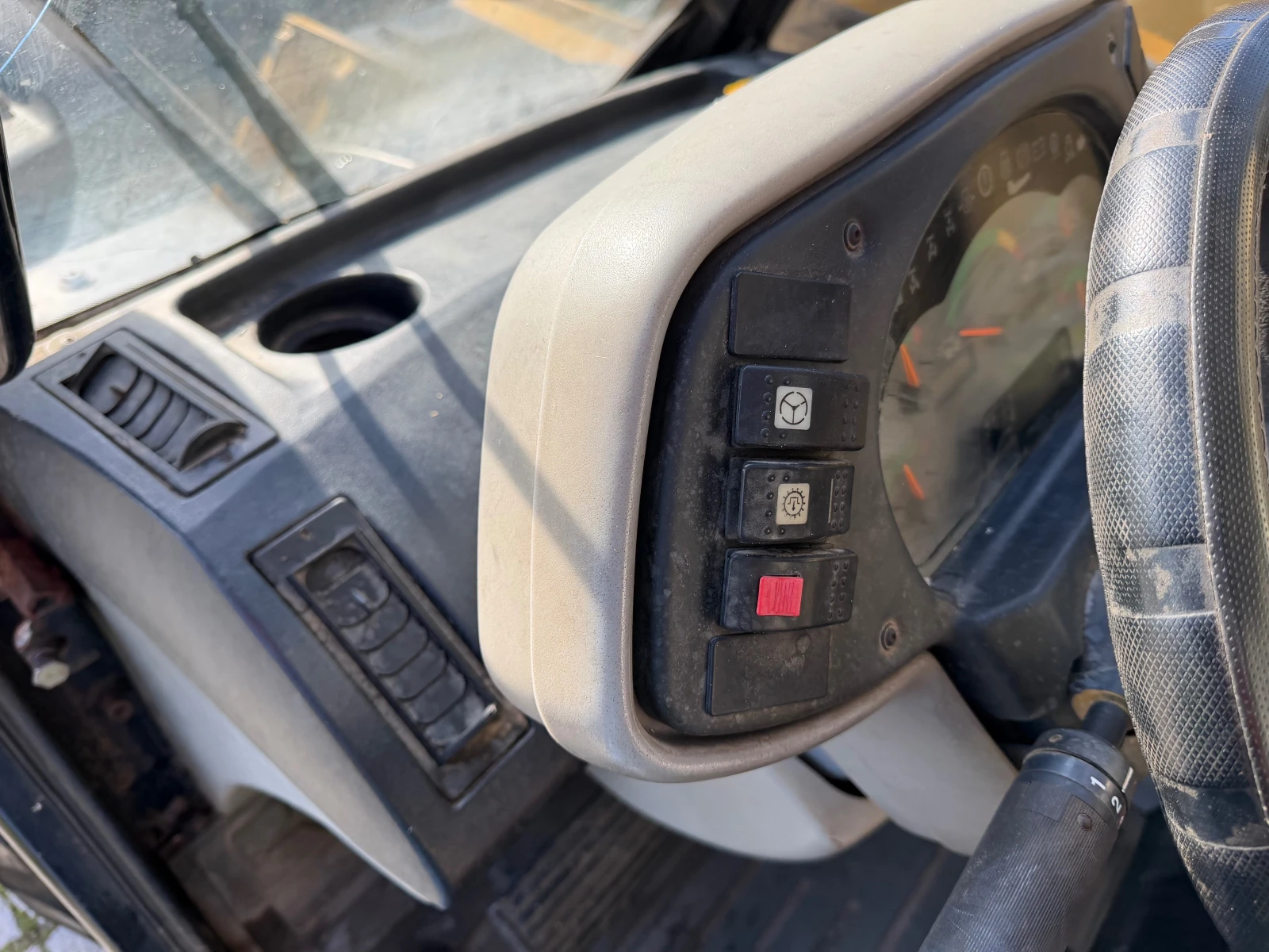 ������������ ������� Caterpillar TH 330 B � ���� � ������ ������ | Mobile.bg � ����������� 13