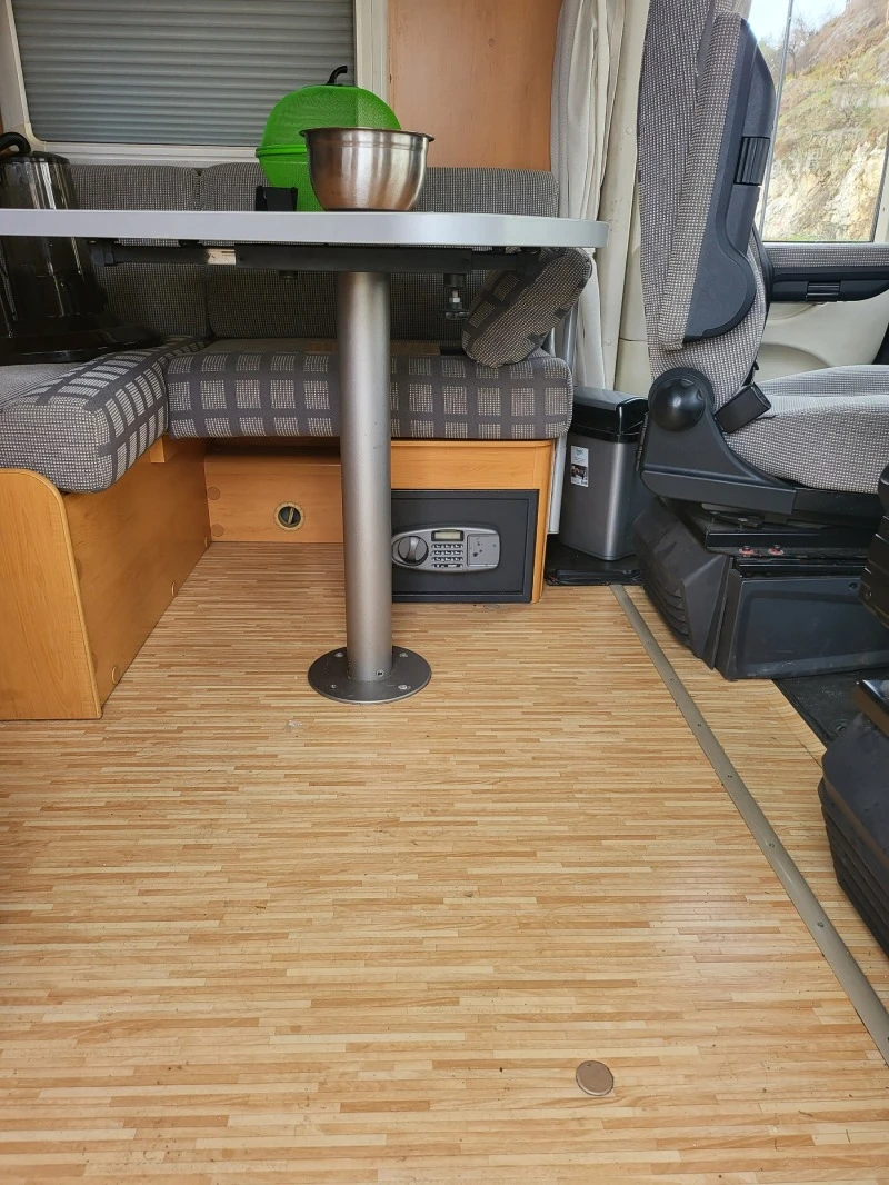 Кемпер HYMER / ERIBA, снимка 3 - Каравани и кемпери - 47399773