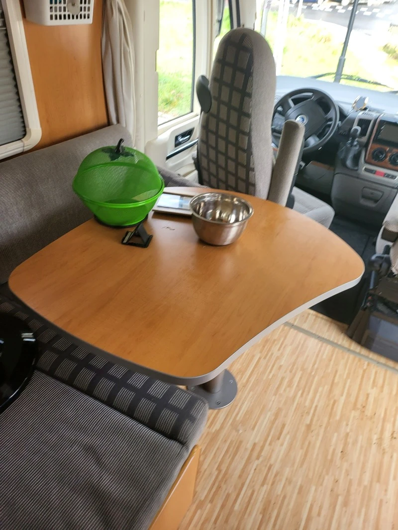 Кемпер HYMER / ERIBA, снимка 13 - Каравани и кемпери - 47399773