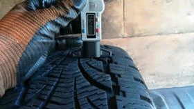 Гуми Зимни 225/75R16, снимка 4