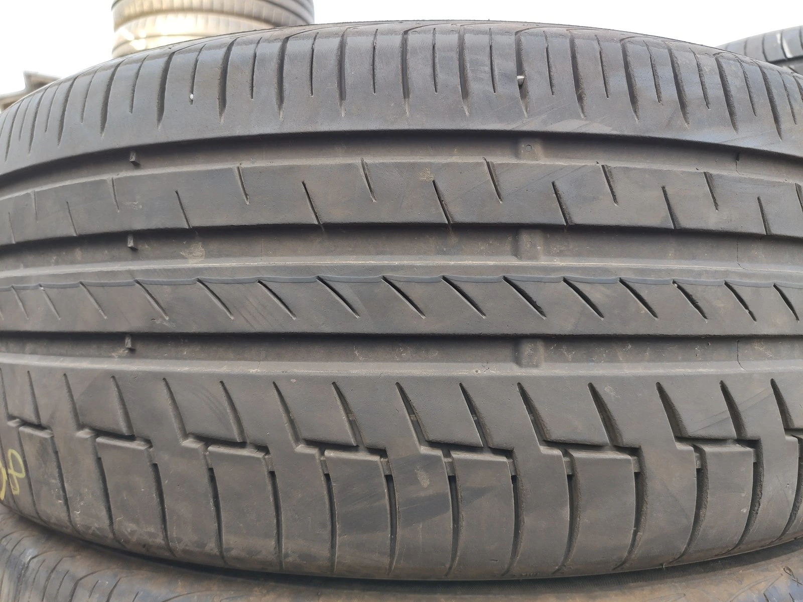 Гуми Летни 235/45R20